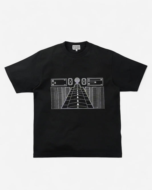 Чорна бавовняна футболка Cav Empt Peculiarity з великим біло-сірим геометричним принтом у стилі ретро-футуризму на грудях.