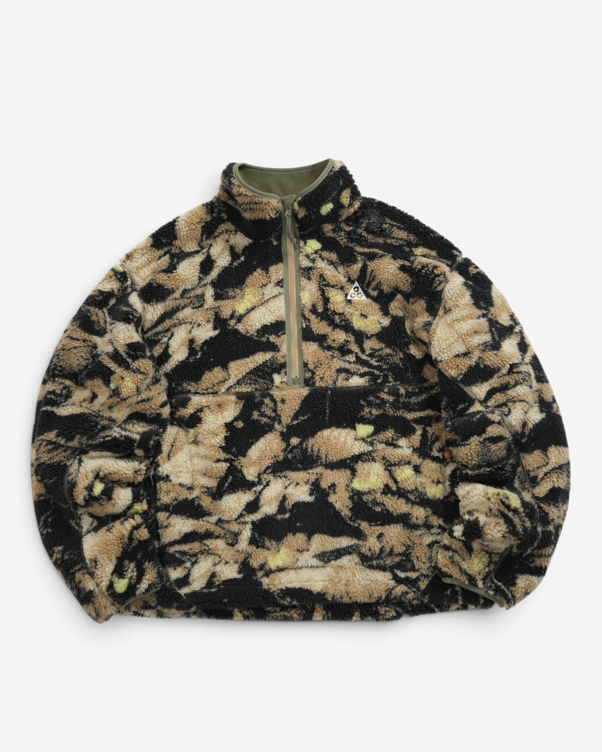 Чоловіча флісова кофта анорак Nike ACG Canwell Glacier Therma-FIT ADV з камуфляжним принтом у бежево-оливкових тонах та високим коміром на блискавці.
