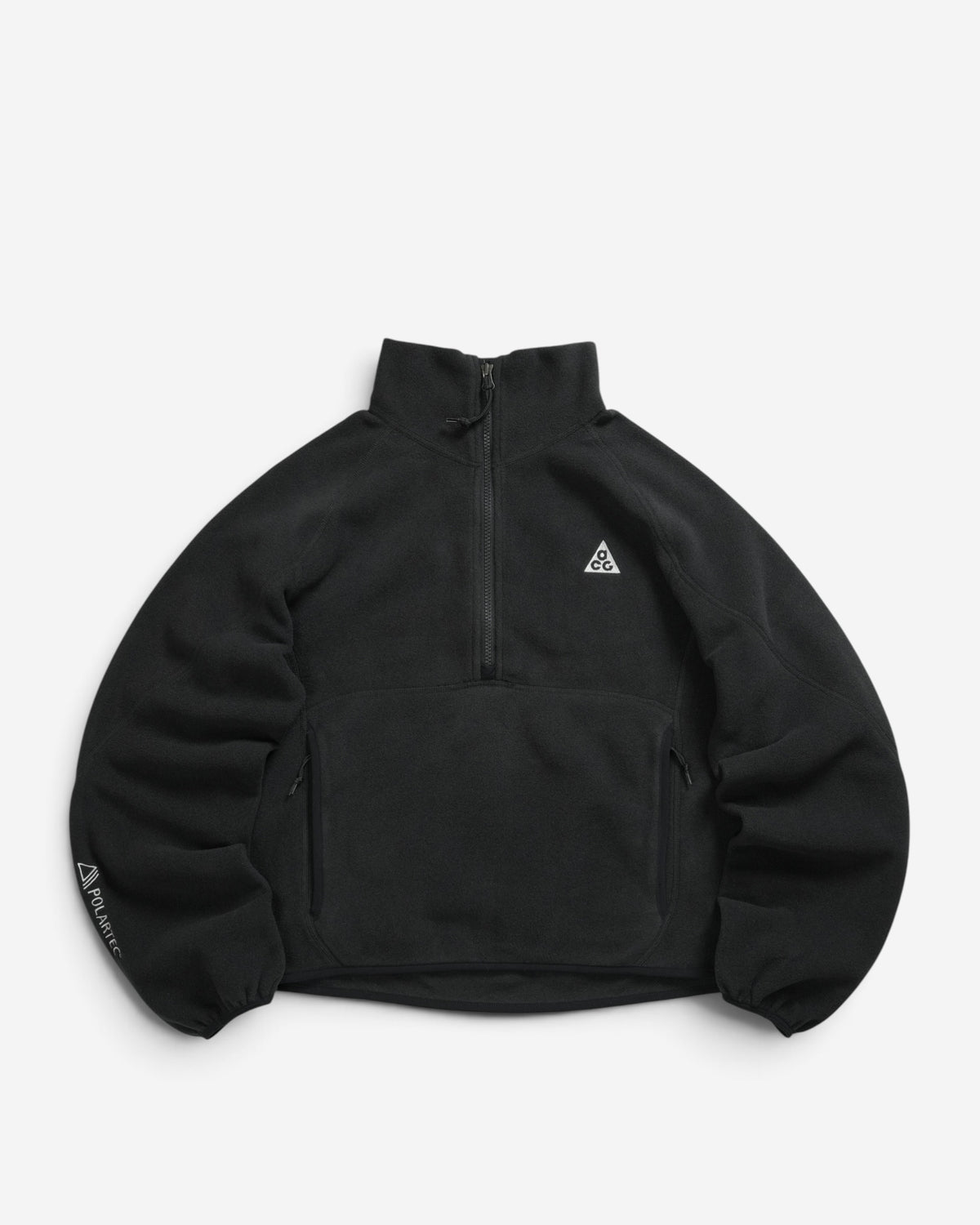 Чорна флісова кофта анорак Nike ACG Wolf Tree Half-Zip з коміром на блискавці та білим трикутним логотипом бренду на грудях.