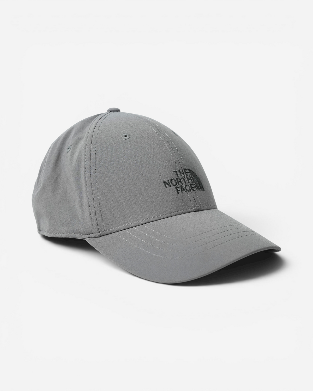 Сіра структурована шестипанельна кепка The North Face Recycled 66 Classic з фірмовою темно-сірою вишивкою логотипа по центру.